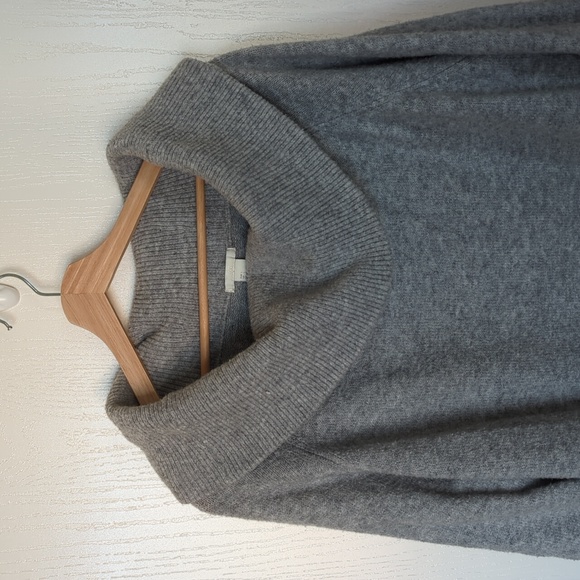 H&M Grey Sweater - Picture 2 of 3